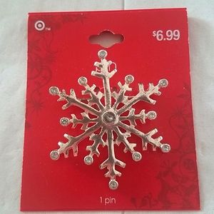 ❤ 3 /$ 12 ❤ Snowflake Pin